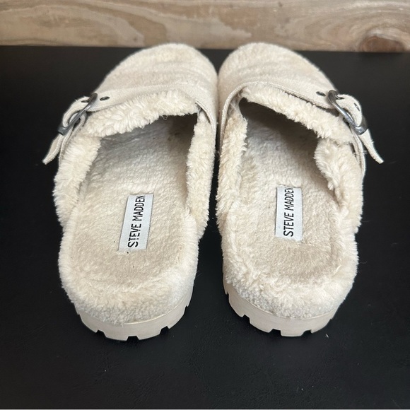 STEVE MADDEN Women’s Off White Nina Buckle Slip On Faux Fur Clogs Shoes 6.5 - Picture 4 of 11